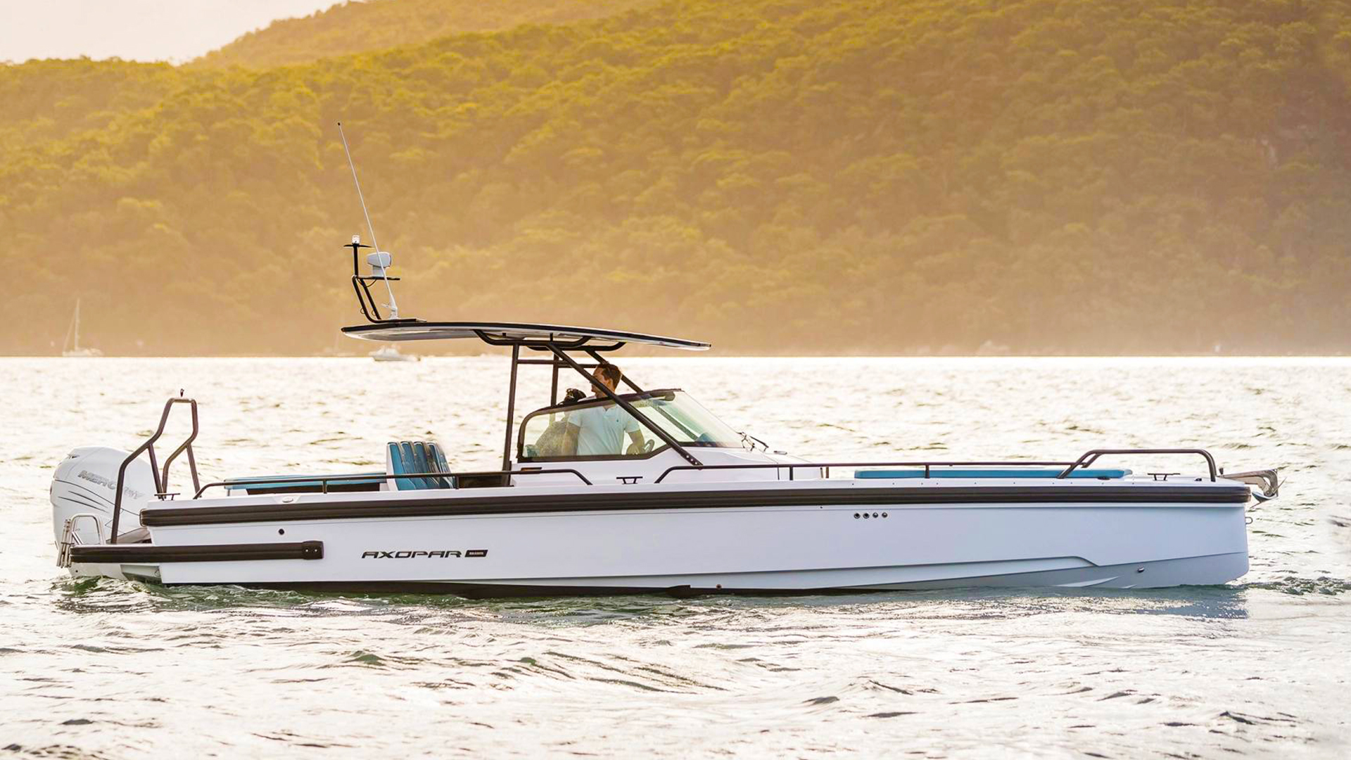 Tiger Marine Charter Phuket - Limpopo - 28ft Luxury Speedboat - 01