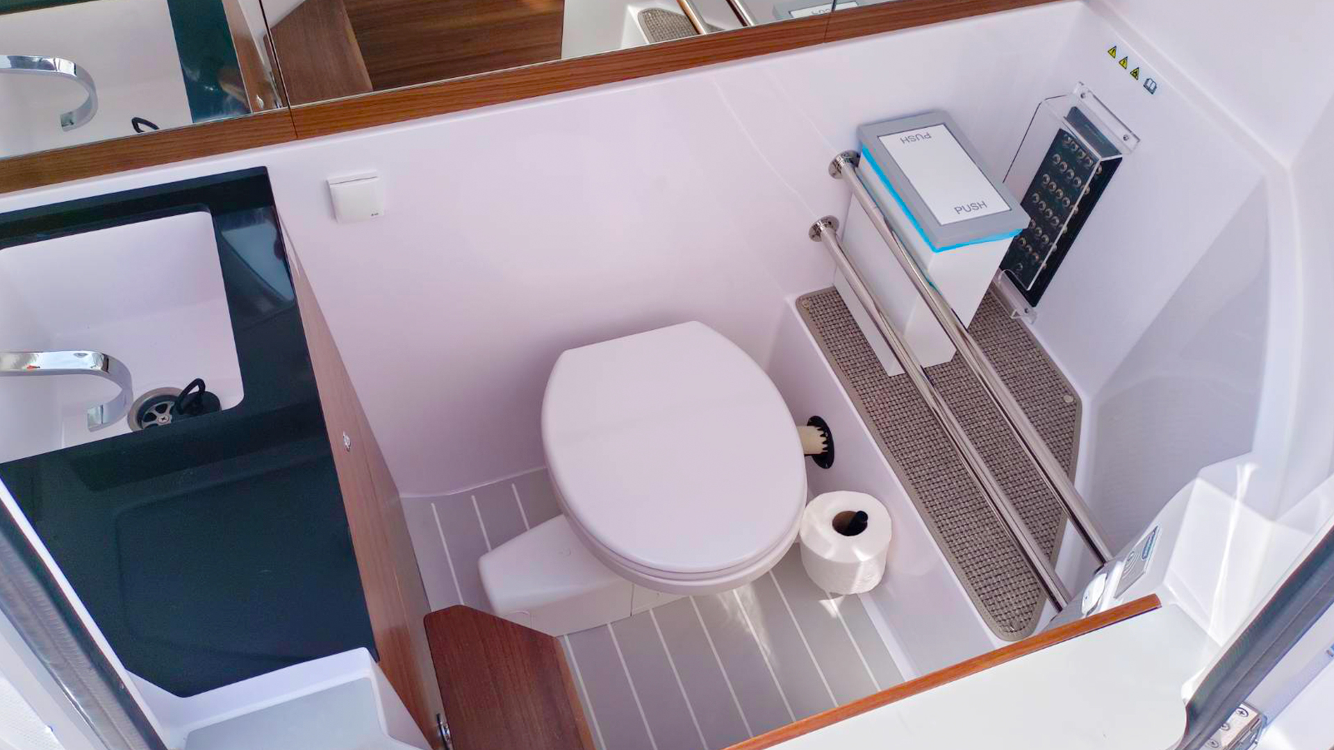 Tiger Marine Charter Phuket - Limpopo - 28ft Luxury Speedboat - 08
