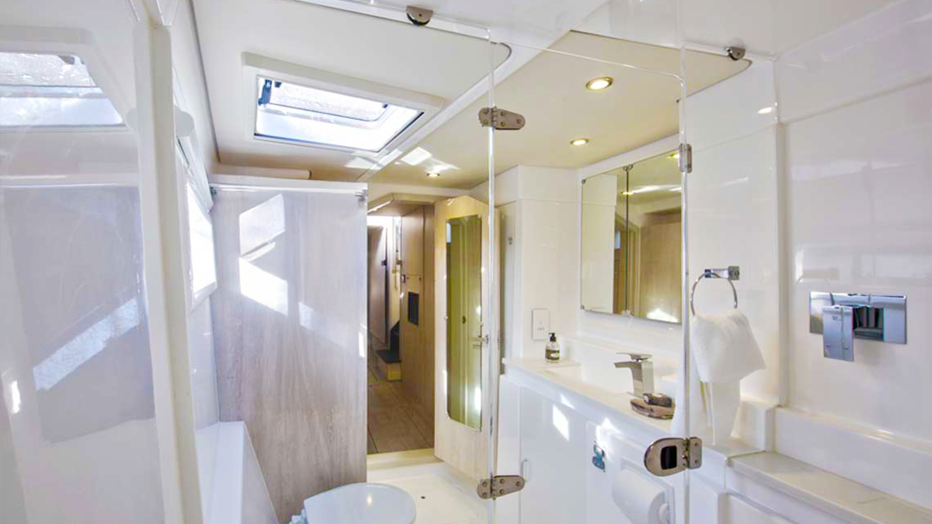 Tiger Marine Charter Phuket - Sanyati - 51ft - 07