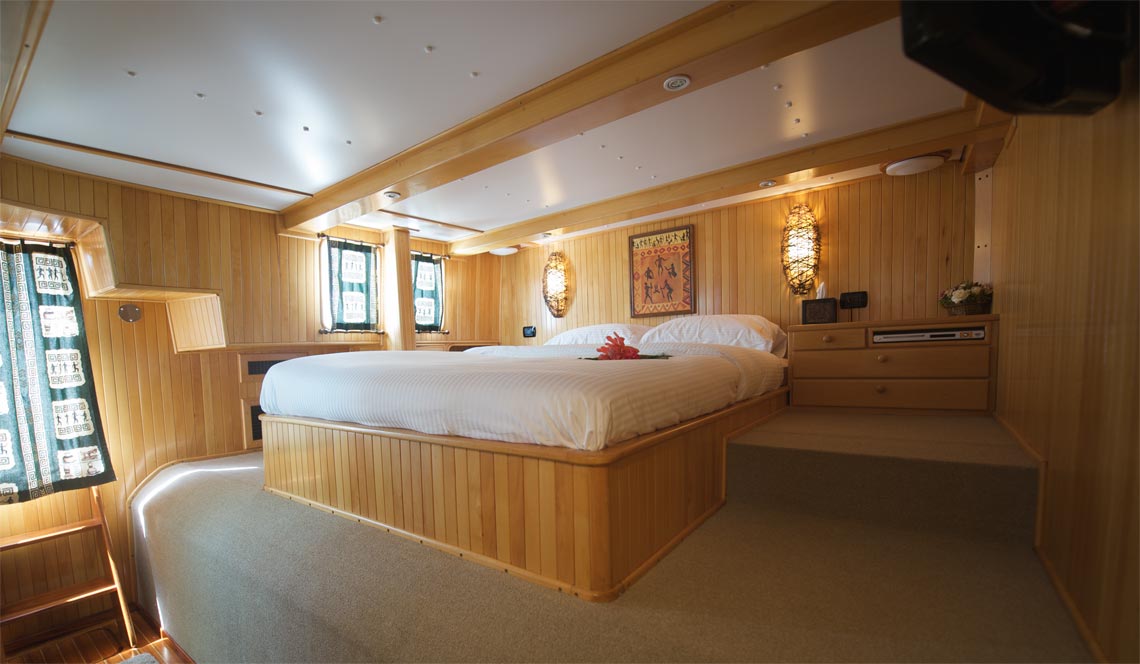 Tiger Marine Charter - Shangani 70ft Bushman Suite Cabin