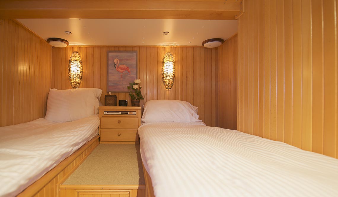 Tiger Marine Charter - Shangani 70ft Flamingo Suite Cabin