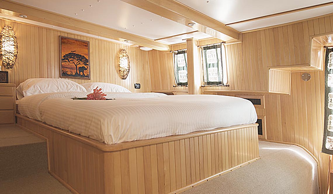 Tiger Marine Charter - Shangani 70ft Masa Suite Cabin