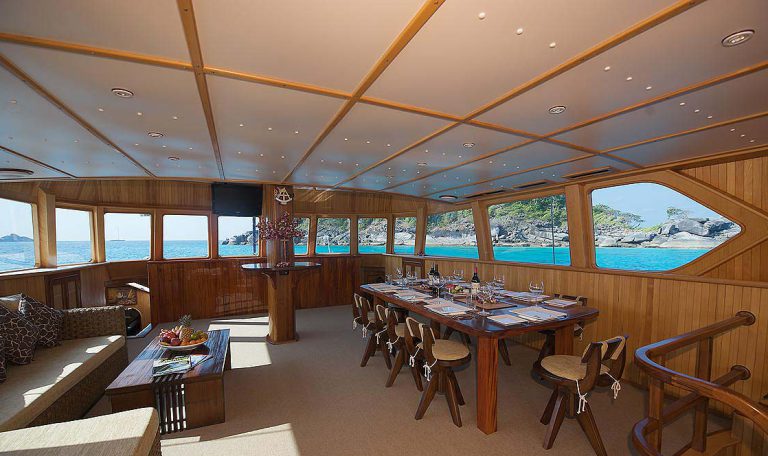 Tiger Marine Charter - Shangani 70ft Middle Deck - 23