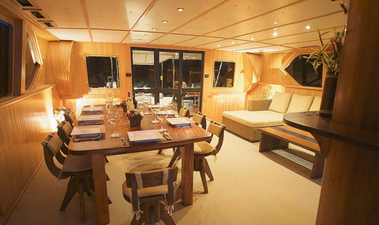 Tiger Marine Charter - Shangani 70ft Middle Deck - 4